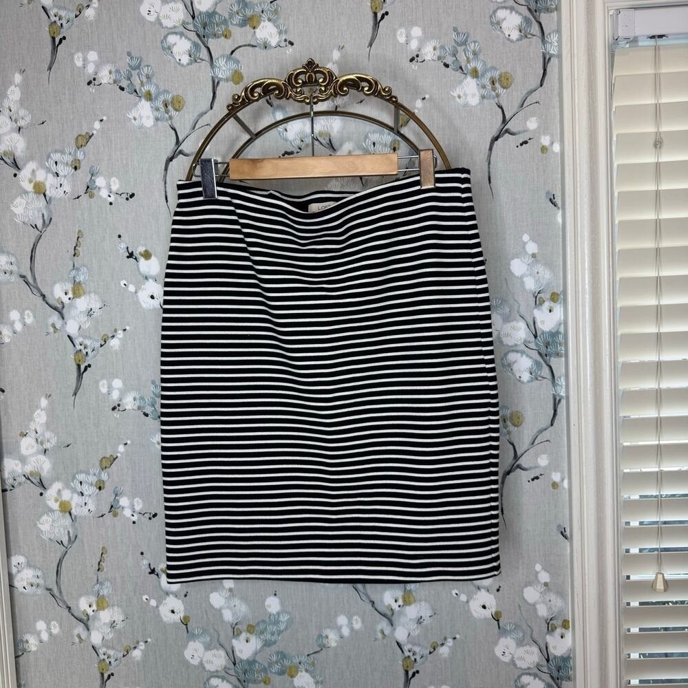 LOFT Black and White Fitted Pencil Skirt - Size Large